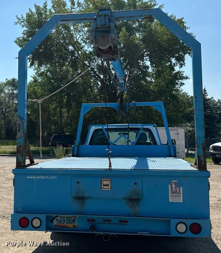 image for item EB2723 2011 Ford F550 Super Duty flatbed truck