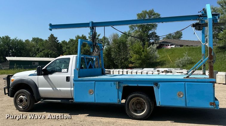 image for item EB2723 2011 Ford F550 Super Duty flatbed truck