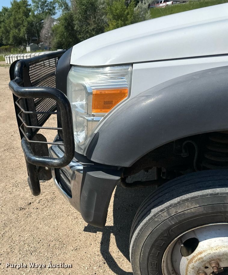 image for item EB2723 2011 Ford F550 Super Duty flatbed truck