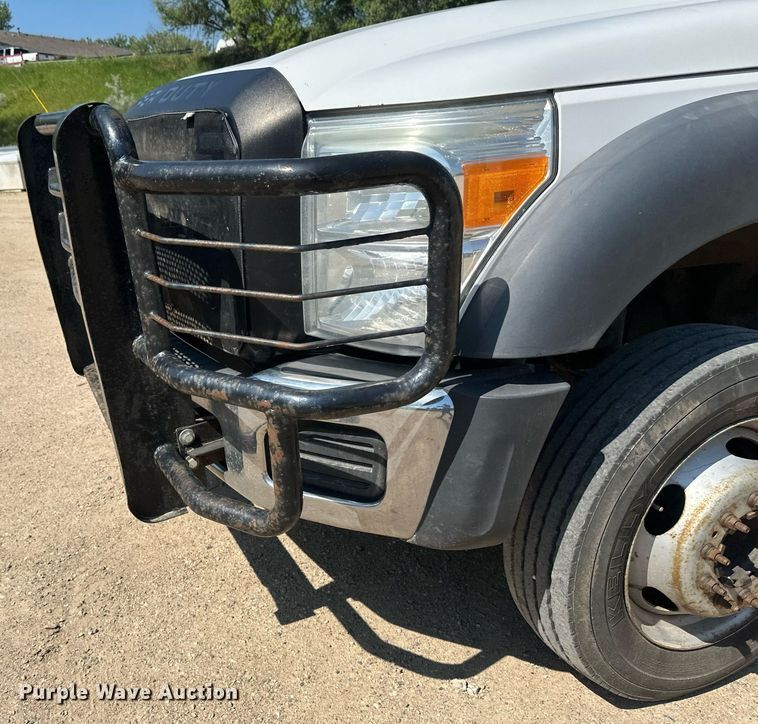 image for item EB2723 2011 Ford F550 Super Duty flatbed truck