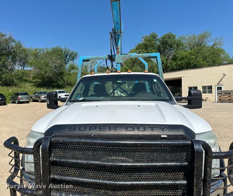 image for item EB2723 2011 Ford F550 Super Duty flatbed truck