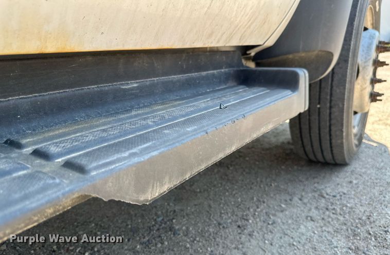 image for item EB2723 2011 Ford F550 Super Duty flatbed truck