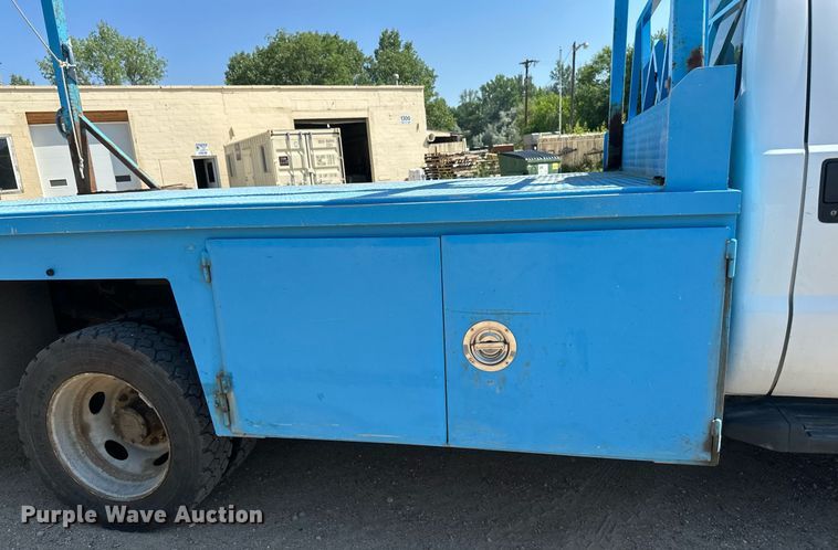 image for item EB2723 2011 Ford F550 Super Duty flatbed truck