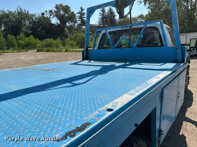 image for item EB2723 2011 Ford F550 Super Duty flatbed truck