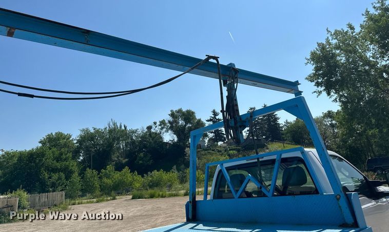 image for item EB2723 2011 Ford F550 Super Duty flatbed truck