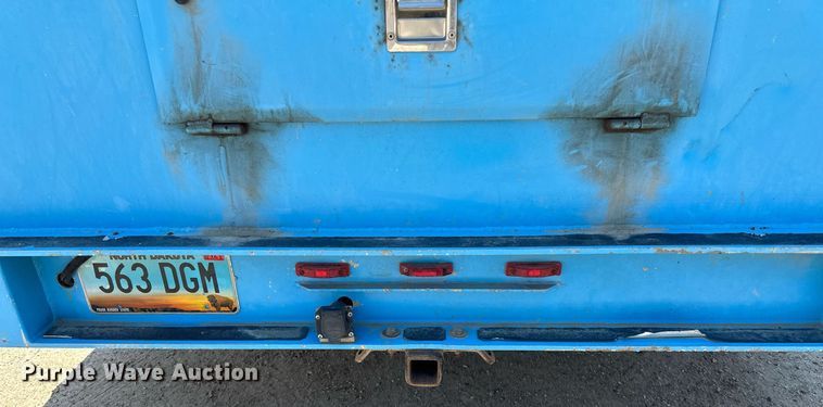 image for item EB2723 2011 Ford F550 Super Duty flatbed truck