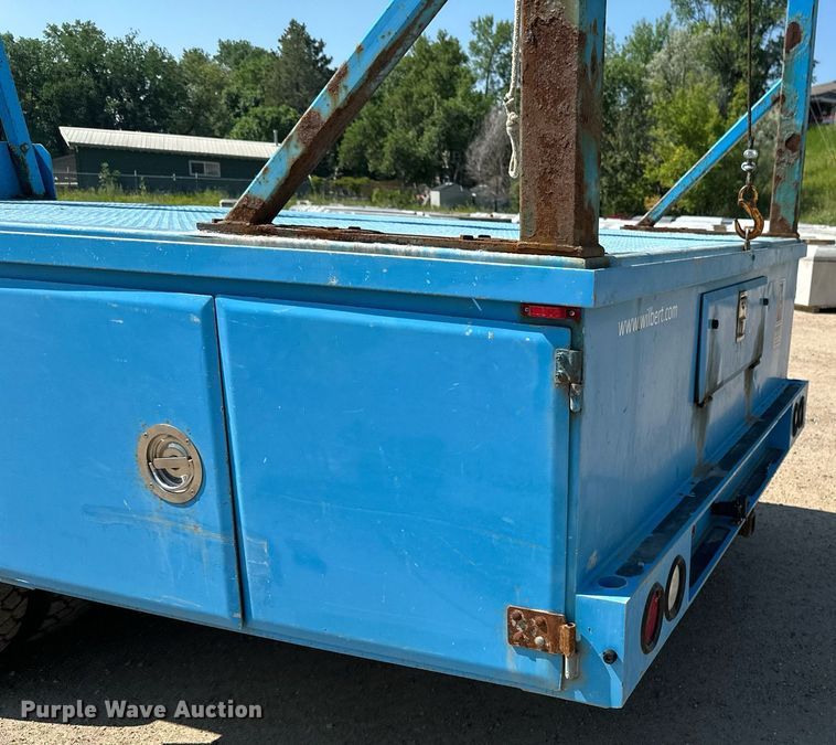 image for item EB2723 2011 Ford F550 Super Duty flatbed truck