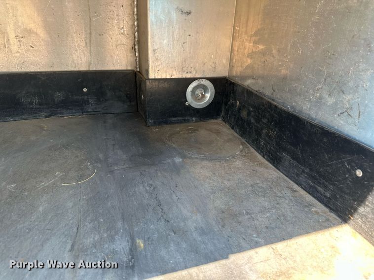 image for item EB2723 2011 Ford F550 Super Duty flatbed truck