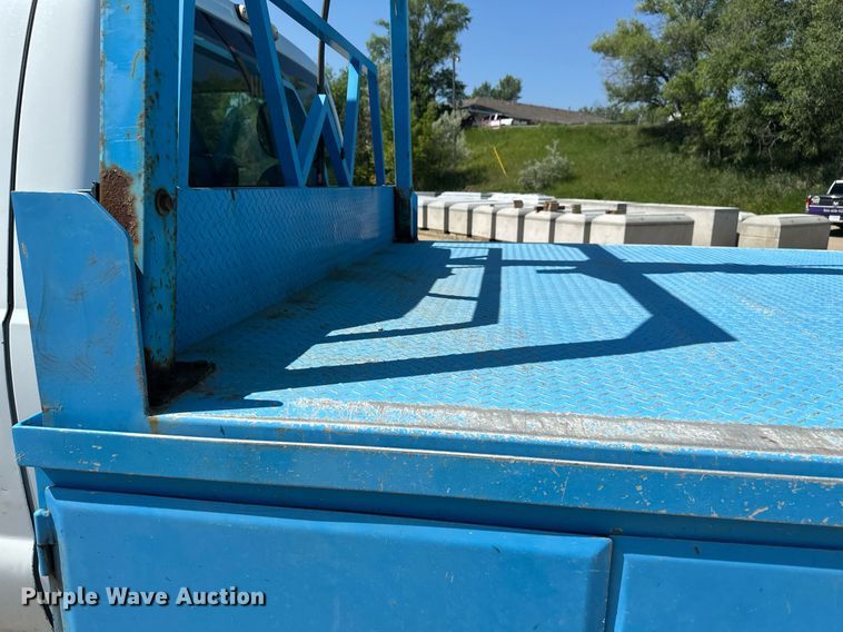 image for item EB2723 2011 Ford F550 Super Duty flatbed truck