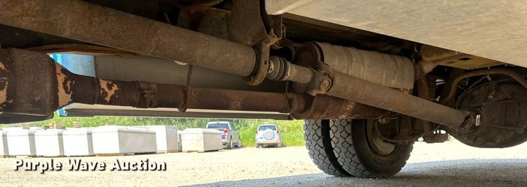 image for item EB2723 2011 Ford F550 Super Duty flatbed truck