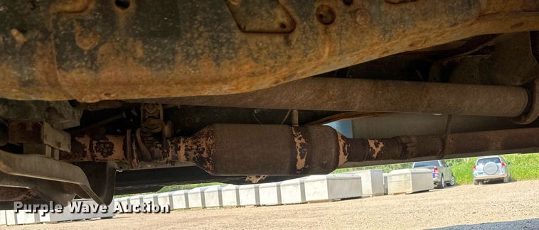 image for item EB2723 2011 Ford F550 Super Duty flatbed truck