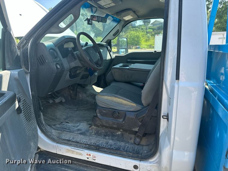 image for item EB2723 2011 Ford F550 Super Duty flatbed truck