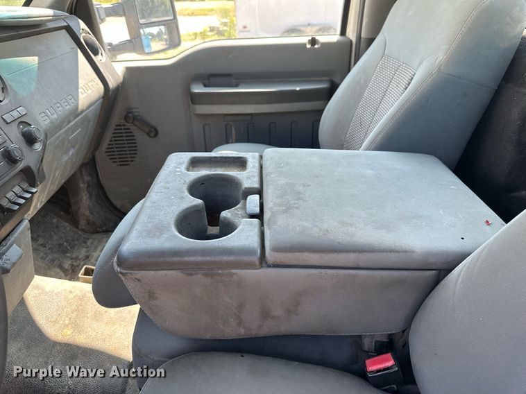 image for item EB2723 2011 Ford F550 Super Duty flatbed truck