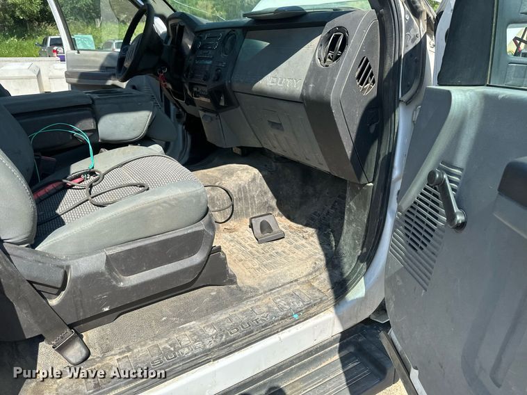 image for item EB2723 2011 Ford F550 Super Duty flatbed truck