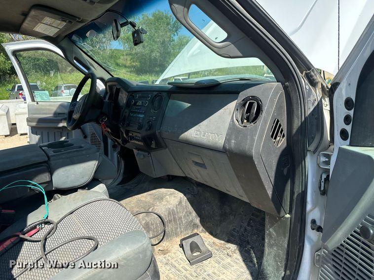 image for item EB2723 2011 Ford F550 Super Duty flatbed truck