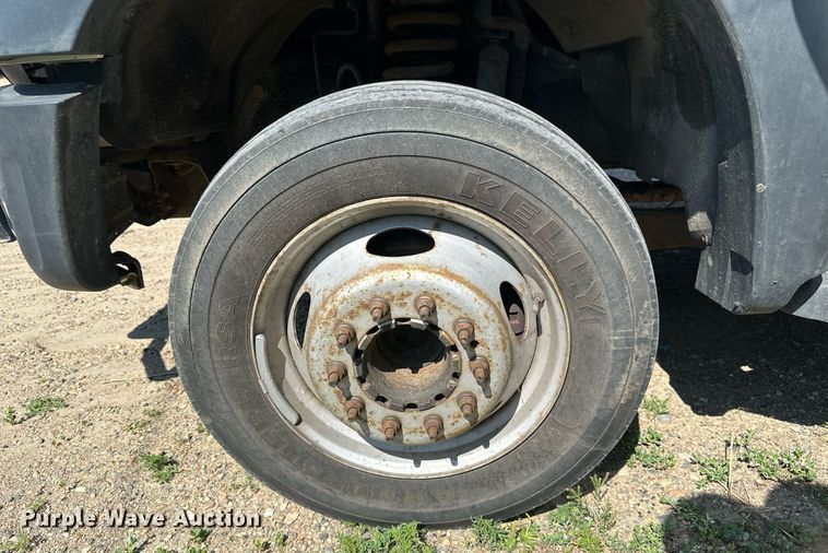 image for item EB2723 2011 Ford F550 Super Duty flatbed truck