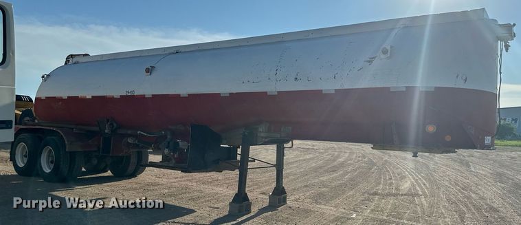 image for item EB2725 1957 Fruehauf tank trailer