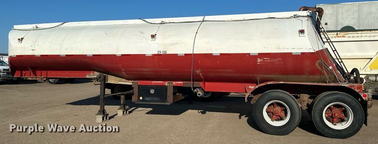 image for item EB2725 1957 Fruehauf tank trailer