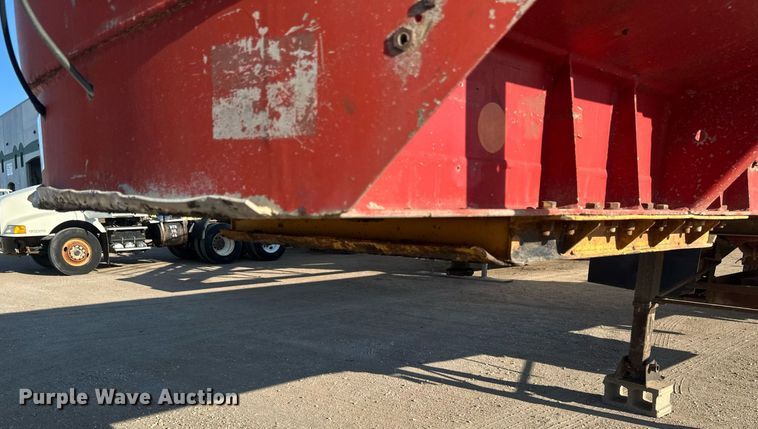 image for item EB2725 1957 Fruehauf tank trailer