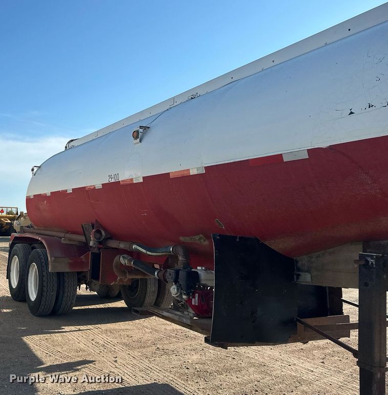image for item EB2725 1957 Fruehauf tank trailer