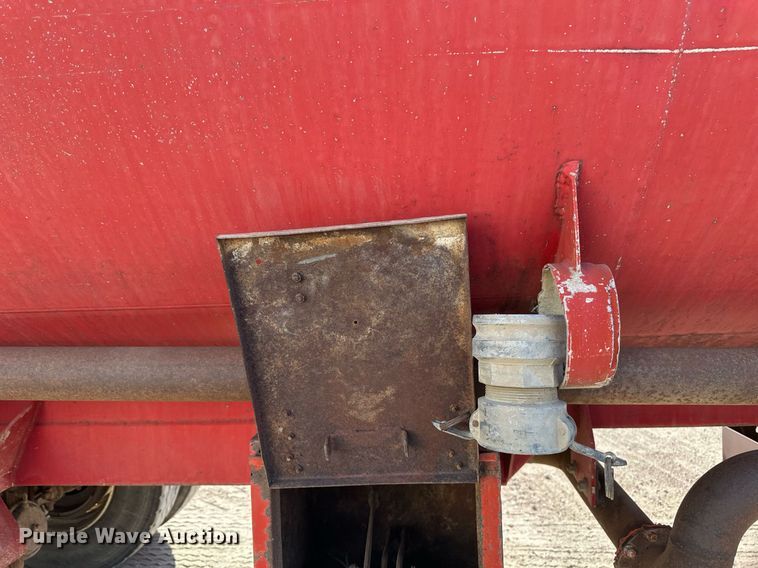 image for item EB2725 1957 Fruehauf tank trailer