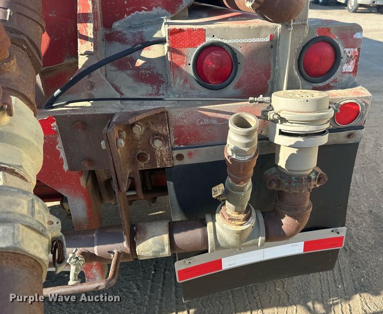 image for item EB2725 1957 Fruehauf tank trailer