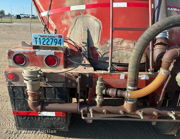 image for item EB2725 1957 Fruehauf tank trailer