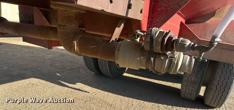 image for item EB2725 1957 Fruehauf tank trailer