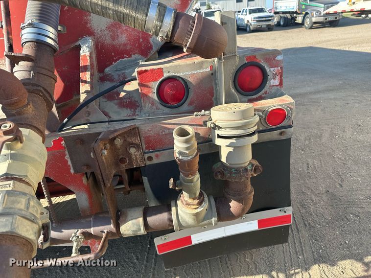 image for item EB2725 1957 Fruehauf tank trailer
