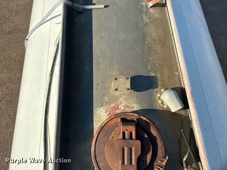 image for item EB2725 1957 Fruehauf tank trailer