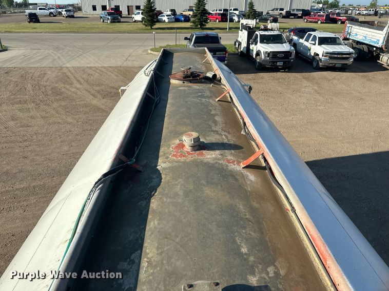 image for item EB2725 1957 Fruehauf tank trailer