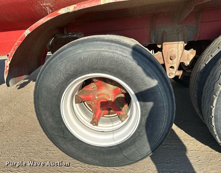 image for item EB2725 1957 Fruehauf tank trailer