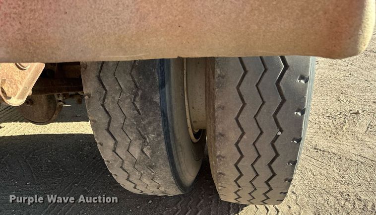 image for item EB2725 1957 Fruehauf tank trailer