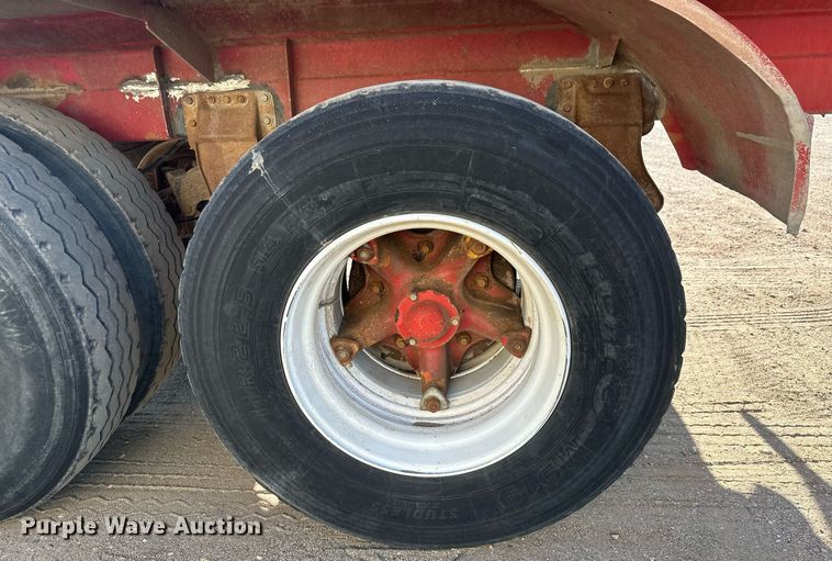 image for item EB2725 1957 Fruehauf tank trailer