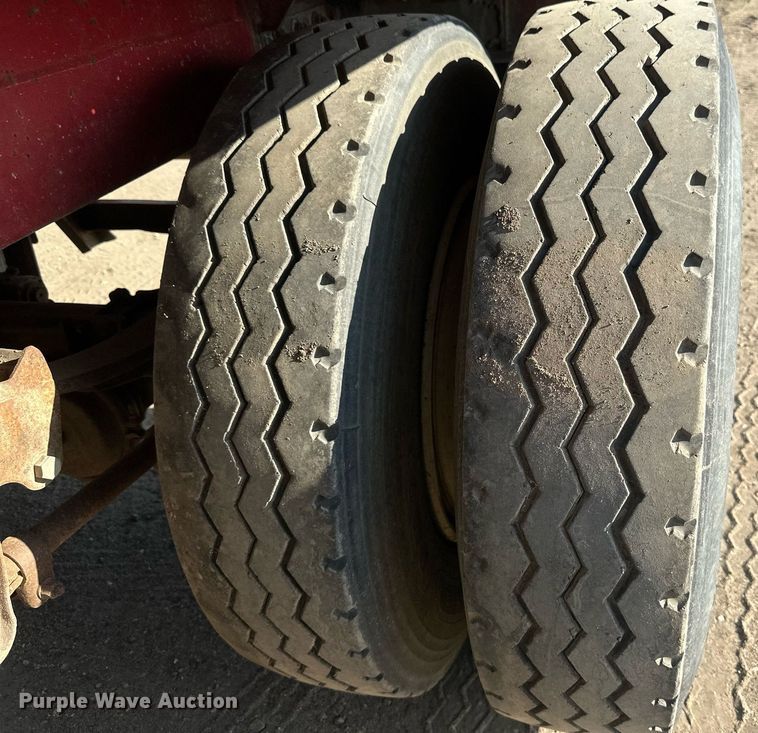 image for item EB2725 1957 Fruehauf tank trailer