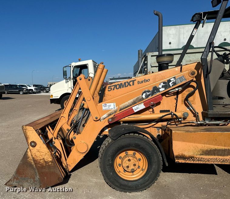 image for item EB2735 2007 Case 570MXT landscape tractor