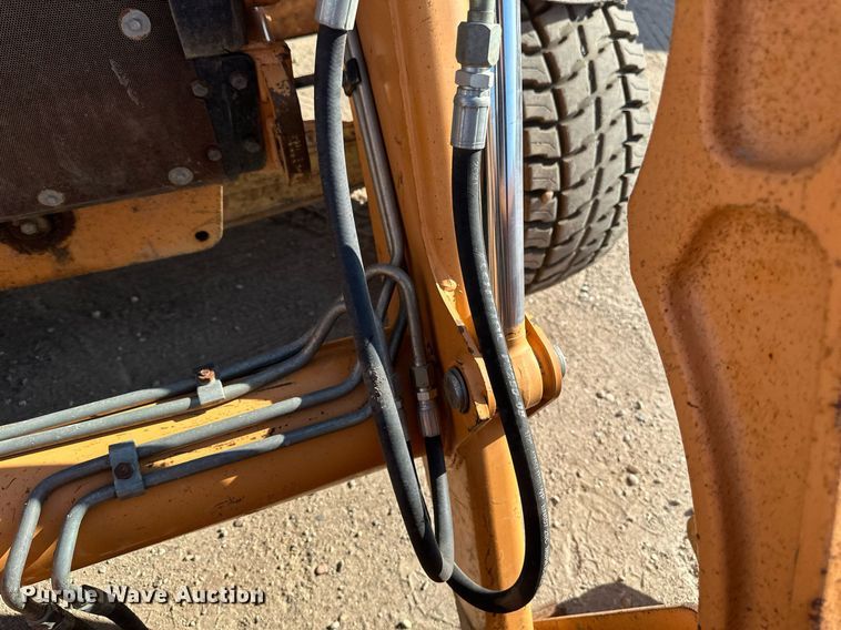 image for item EB2735 2007 Case 570MXT landscape tractor