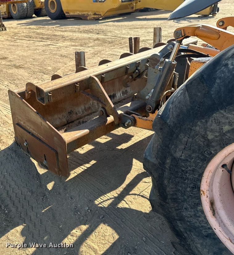 image for item EB2735 2007 Case 570MXT landscape tractor