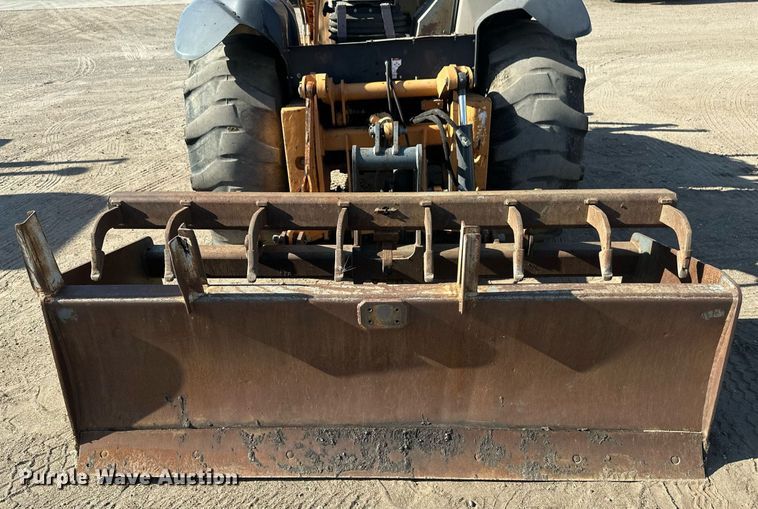 image for item EB2735 2007 Case 570MXT landscape tractor