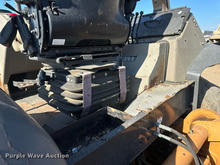 image for item EB2735 2007 Case 570MXT landscape tractor