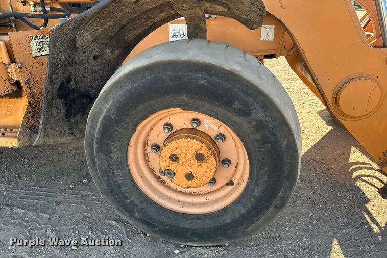 image for item EB2735 2007 Case 570MXT landscape tractor