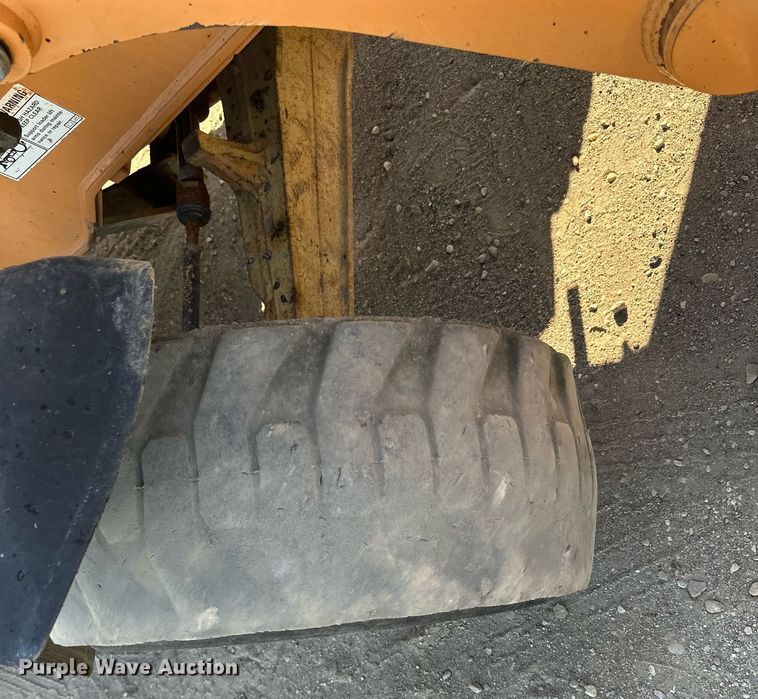 image for item EB2735 2007 Case 570MXT landscape tractor