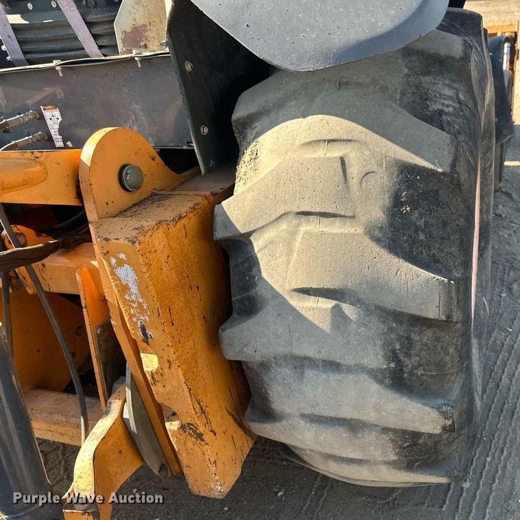 image for item EB2735 2007 Case 570MXT landscape tractor