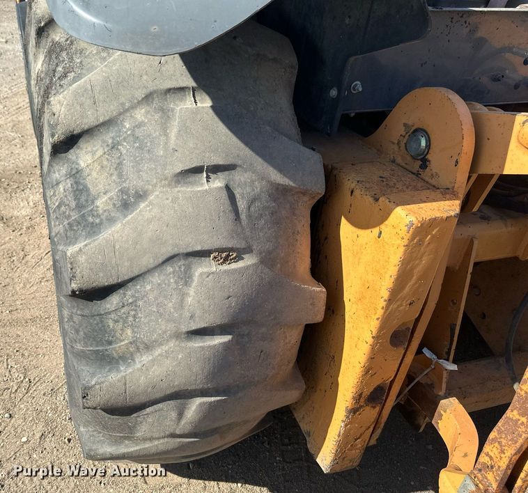 image for item EB2735 2007 Case 570MXT landscape tractor