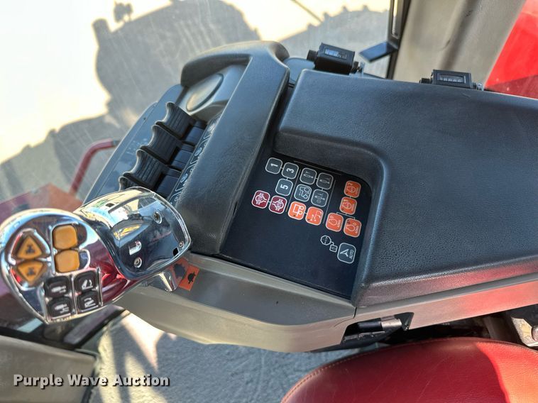 image for item EB2737 2013 Case IH Steiger 550HD Scraper Series 4WD tractor