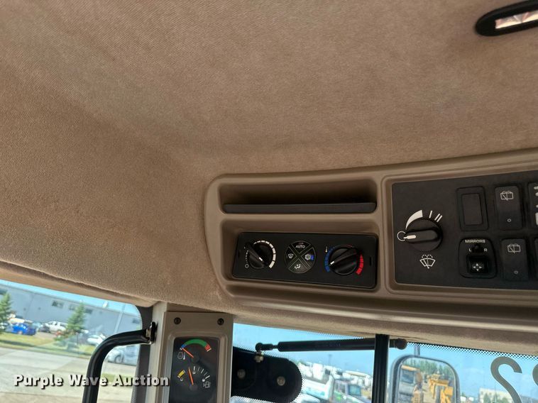 image for item EB2737 2013 Case IH Steiger 550HD Scraper Series 4WD tractor