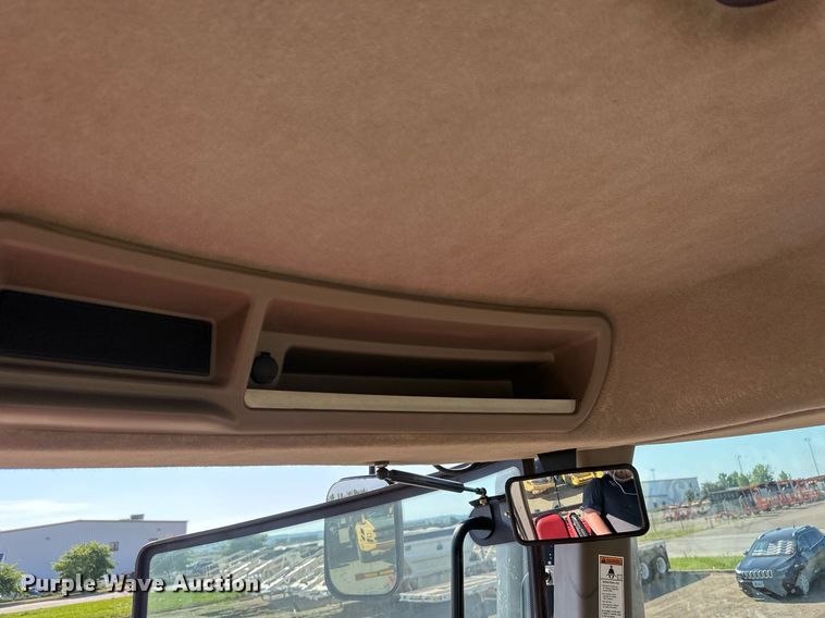 image for item EB2737 2013 Case IH Steiger 550HD Scraper Series 4WD tractor