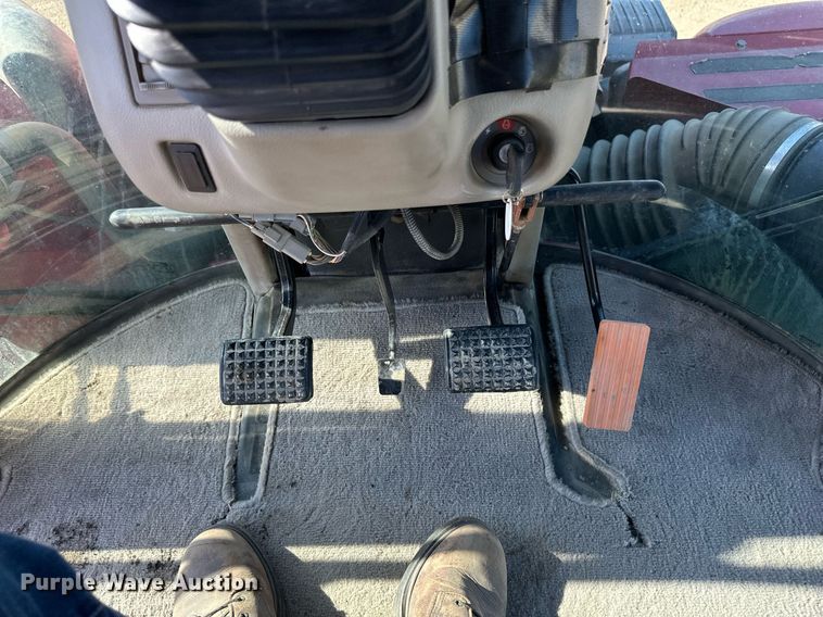 image for item EB2737 2013 Case IH Steiger 550HD Scraper Series 4WD tractor