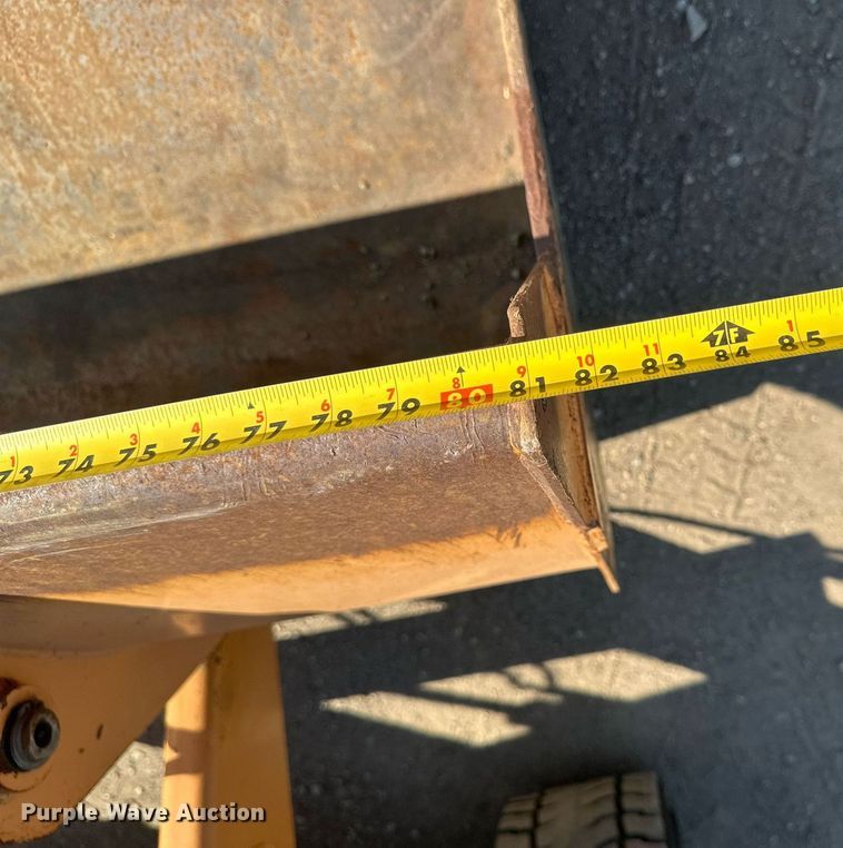 image for item EB2738 2005 Case 570MXT Turbo landscape tractor