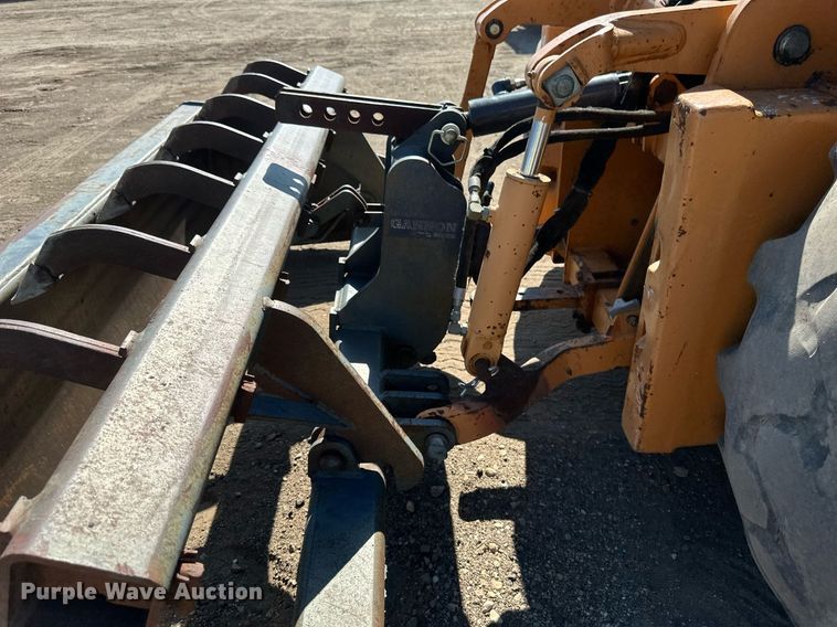 image for item EB2738 2005 Case 570MXT Turbo landscape tractor